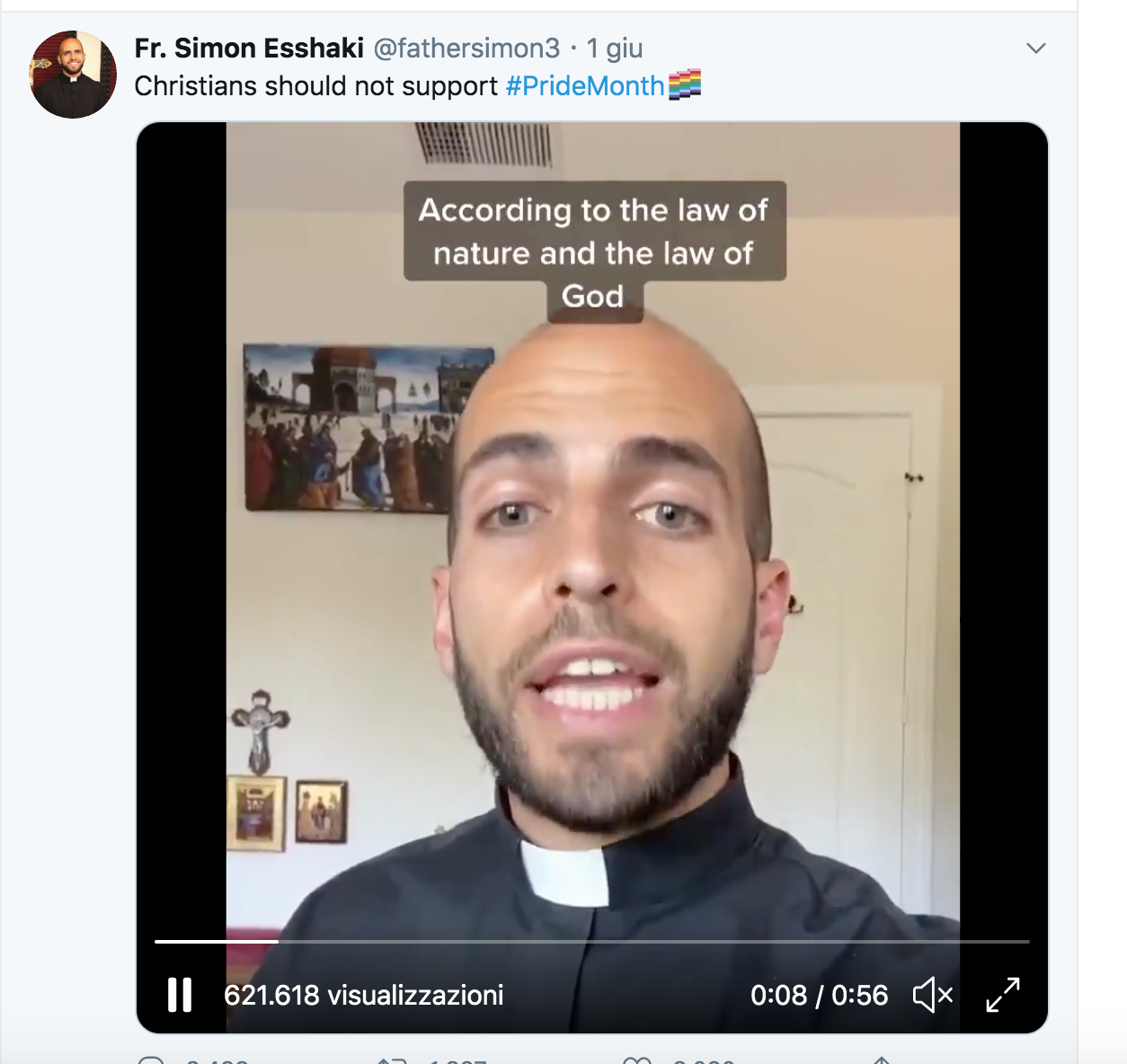Sacerdote cita il Catechismo contro il Pride Month: massacrato dagli utenti Lgbt 1